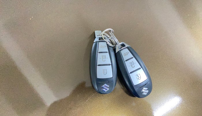 2016 Maruti Ciaz ZXI, Petrol, Manual, 70,565 km, Key Close Up