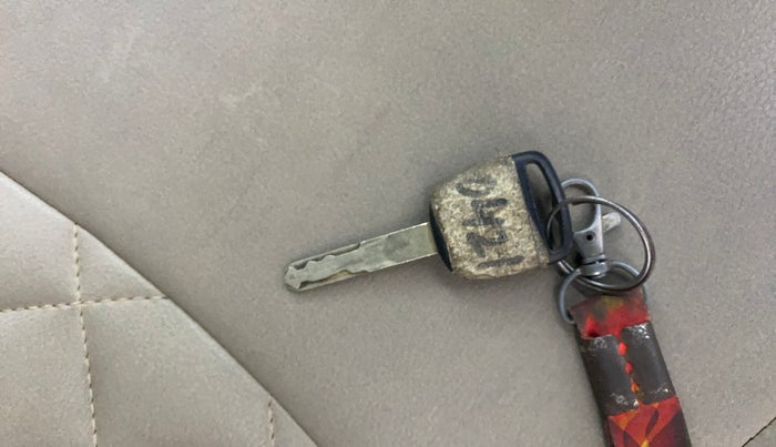 2013 Honda Amaze 1.5L I-DTEC S, Diesel, Manual, 1,09,872 km, Key Close Up