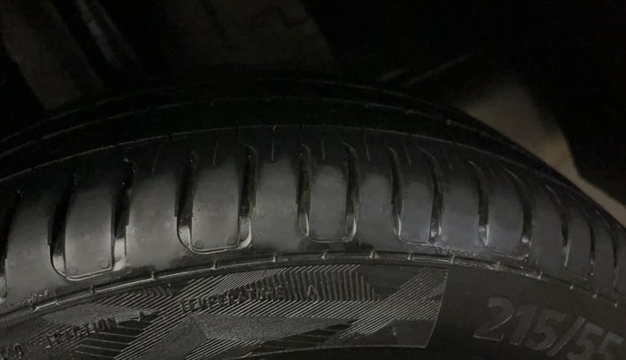 2022 MG ASTOR SMART EX 1.5 MT, Petrol, Manual, 17,169 km, Left Rear Tyre Tread