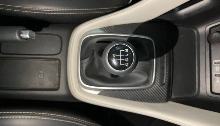 2022 MG ASTOR SMART EX 1.5 MT, Petrol, Manual, 17,169 km, Gear Lever