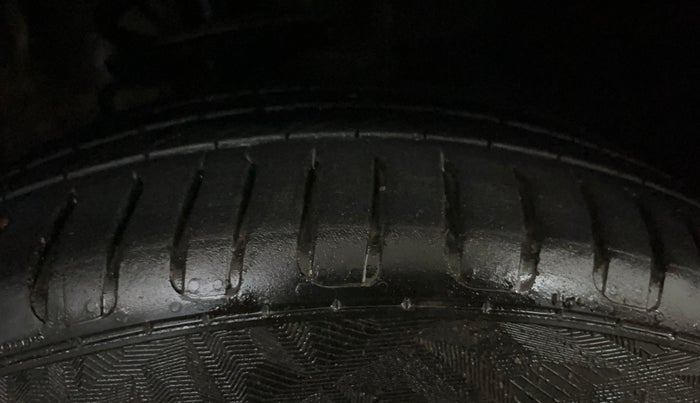 2022 MG ASTOR SMART EX 1.5 MT, Petrol, Manual, 17,169 km, Right Front Tyre Tread