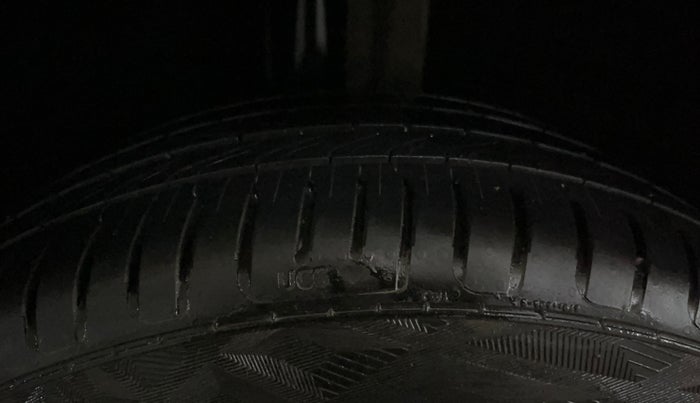 2022 MG ASTOR SMART EX 1.5 MT, Petrol, Manual, 17,169 km, Right Rear Tyre Tread