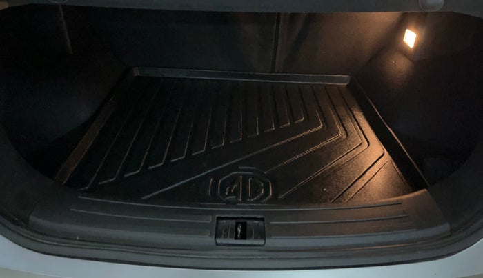 2022 MG ASTOR SMART EX 1.5 MT, Petrol, Manual, 17,169 km, Boot Inside