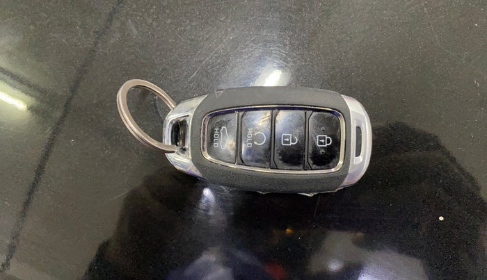 2023 Hyundai Verna SX (O) 1.5 MPI MT, Petrol, Manual, 33,081 km, Key Close Up