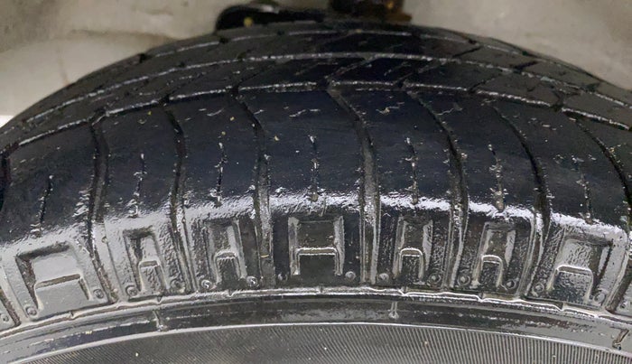 2020 Maruti Eeco 5 STR WITH A/C+HTR, Petrol, Manual, 19,349 km, Left Front Tyre Tread