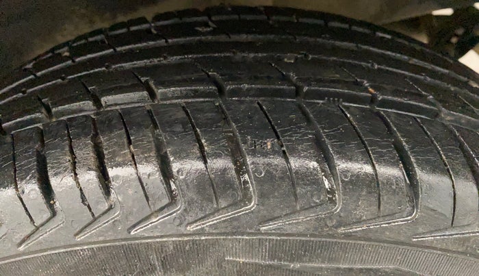 2016 Renault Kwid RXT 0.8, Petrol, Manual, 56,486 km, Left Rear Tyre Tread