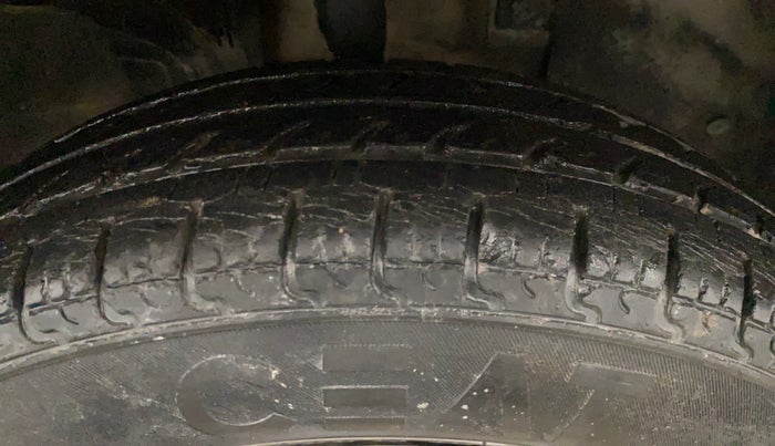 2016 Renault Kwid RXT 0.8, Petrol, Manual, 56,486 km, Right Front Tyre Tread