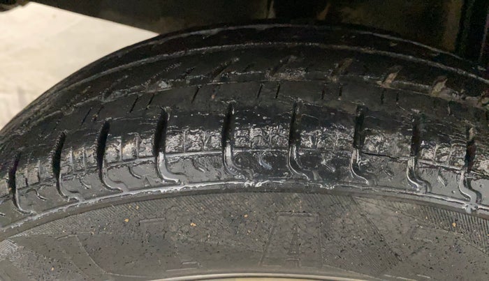 2016 Renault Kwid RXT 0.8, Petrol, Manual, 56,486 km, Right Rear Tyre Tread