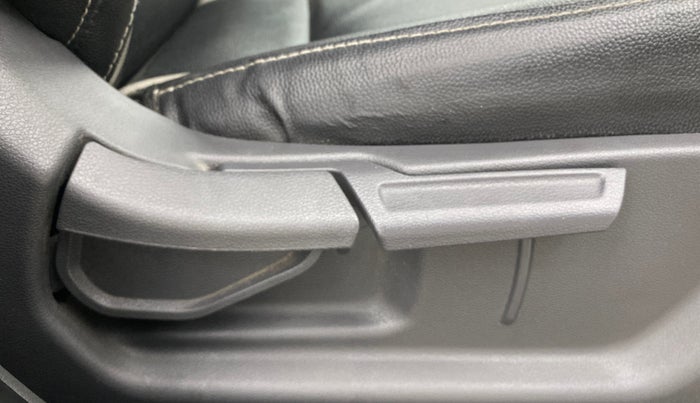 2023 Hyundai AURA S 1.2 CNG, CNG, Manual, 47,910 km, Driver Side Adjustment Panel