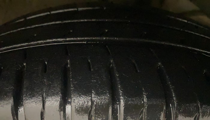 2021 Maruti Swift ZXI PLUS AMT, Petrol, Automatic, 26,132 km, Right Front Tyre Tread