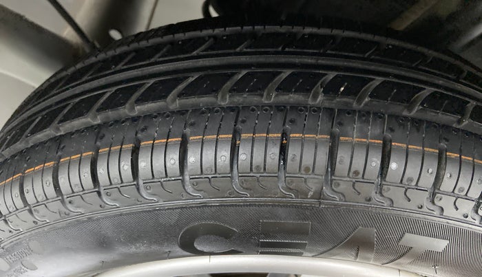 2017 Renault Kwid RXT, Petrol, Manual, 31,628 km, Left Rear Tyre Tread