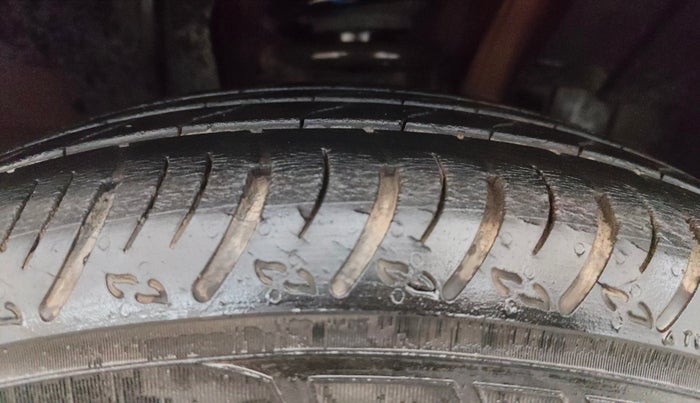 2021 Renault Kiger RXZ AMT DUAL TONE, Petrol, Automatic, 15,265 km, Right Front Tyre Tread