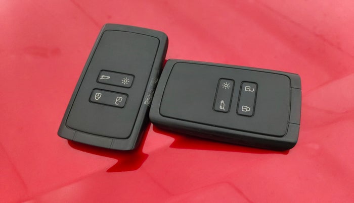 2021 Renault Kiger RXZ AMT DUAL TONE, Petrol, Automatic, 15,265 km, Key Close Up