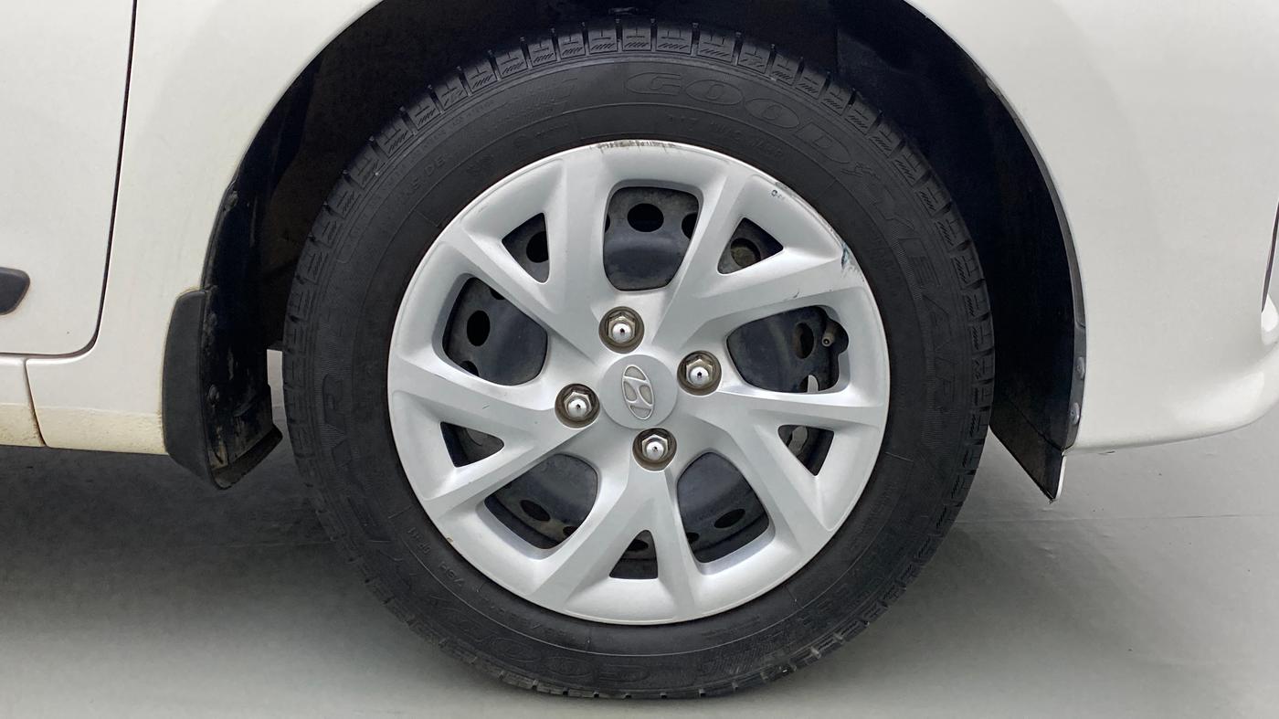 2017 Hyundai Grand i10 1.2 KAPPA SPORTZ (O), Petrol, Manual, 10,531 km, Right Front Wheel