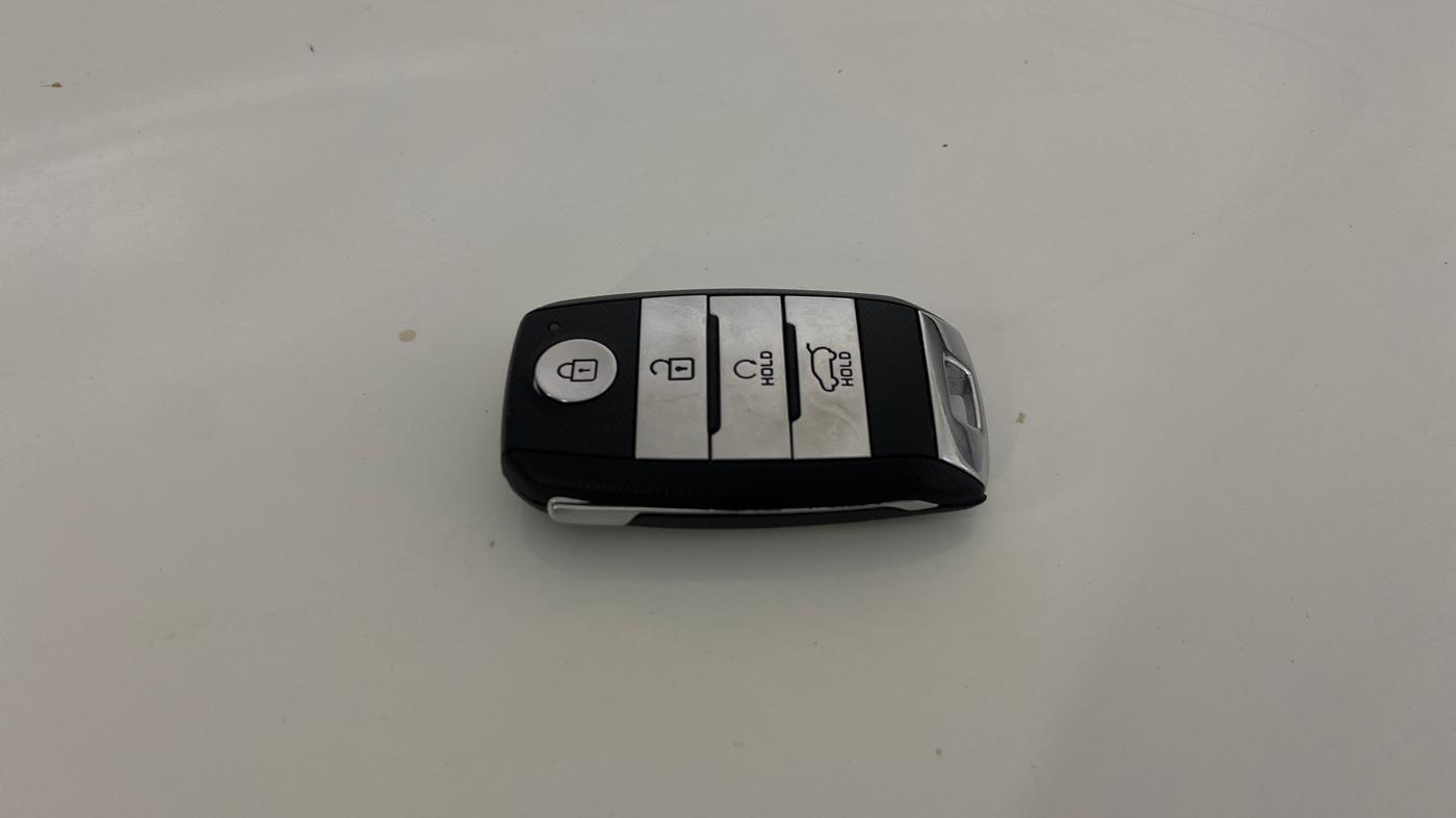 2023 KIA SONET HTK PLUS 1.0 IMT, Petrol, Manual, 18,899 km, Key Close Up