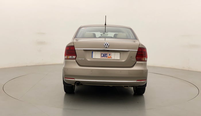 2018 Volkswagen Vento HIGHLINE PLUS 1.2 AT 16 ALLOY, Petrol, Automatic, 64,026 km, Back/Rear
