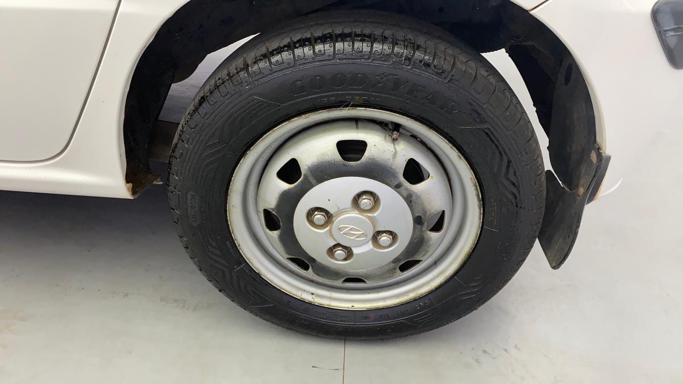 2011 Hyundai Santro Xing GL PLUS, Petrol, Manual, 29,636 km, Left Rear Wheel
