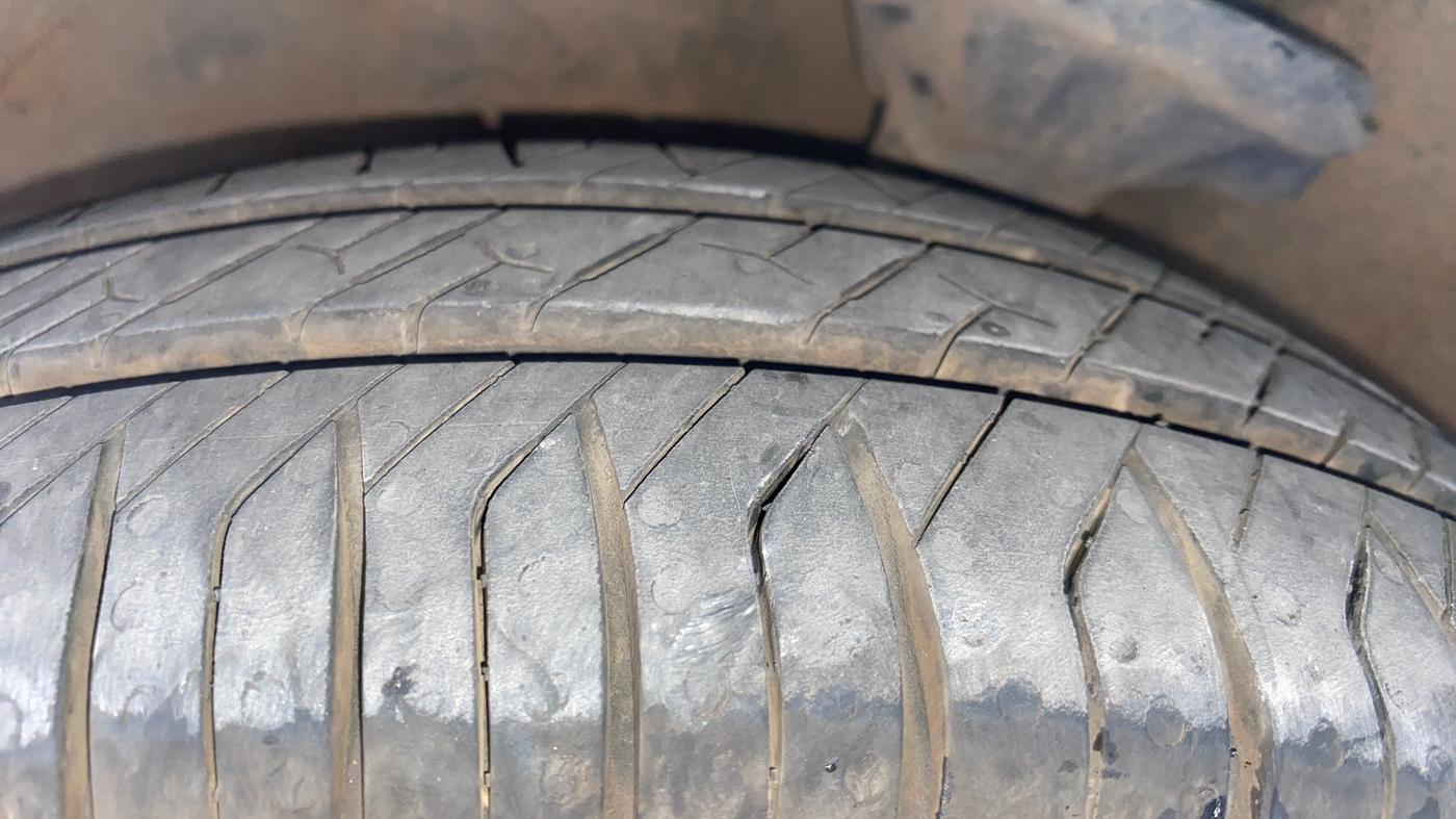 2011 Hyundai Santro Xing GL PLUS, Petrol, Manual, 29,636 km, Left Front Tyre Tread