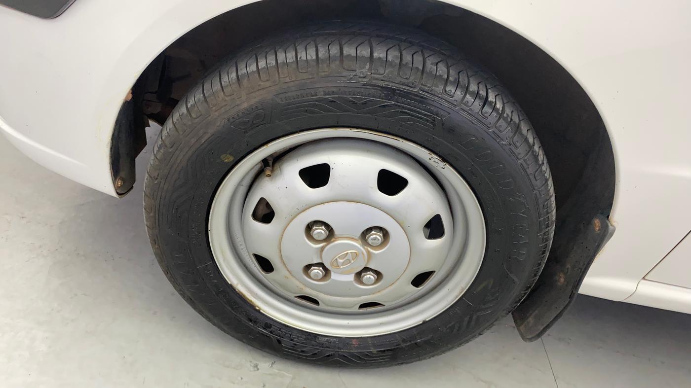2011 Hyundai Santro Xing GL PLUS, Petrol, Manual, 29,636 km, Left Front Wheel