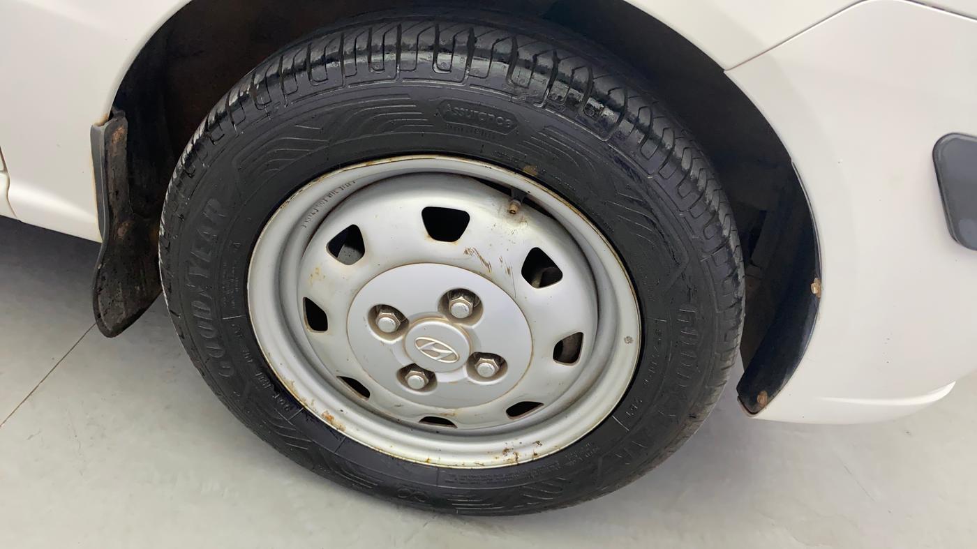 2011 Hyundai Santro Xing GL PLUS, Petrol, Manual, 29,636 km, Right Front Wheel