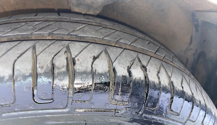 2011 Hyundai Santro Xing GL PLUS, Petrol, Manual, 29,636 km, Right Front Tyre Tread