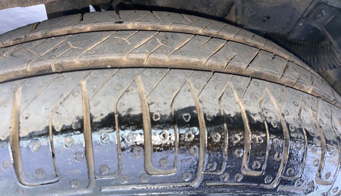 2011 Hyundai Santro Xing GL PLUS, Petrol, Manual, 29,636 km, Left Rear Tyre Tread