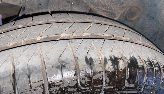 2011 Hyundai Santro Xing GL PLUS, Petrol, Manual, 29,636 km, Right Rear Tyre Tread