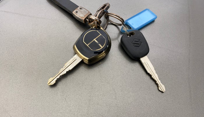 2016 Maruti Swift Dzire VXI, Petrol, Manual, 56,386 km, Key Close Up