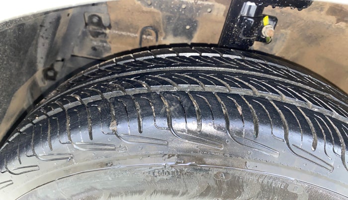 2016 Maruti Swift Dzire VXI, Petrol, Manual, 56,386 km, Left Front Tyre Tread