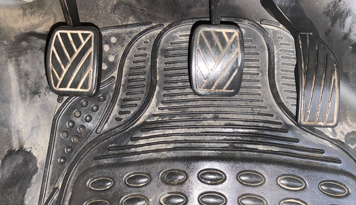 2016 Maruti Swift Dzire VXI, Petrol, Manual, 56,386 km, Pedals