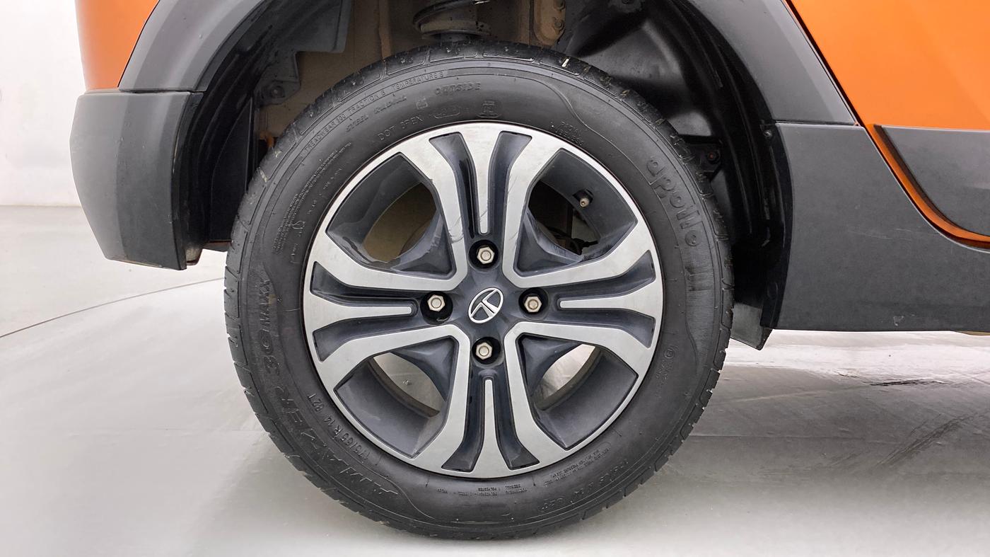 2018 Tata TIAGO NRG PETROL, Petrol, Manual, 30,644 km, Right Rear Wheel