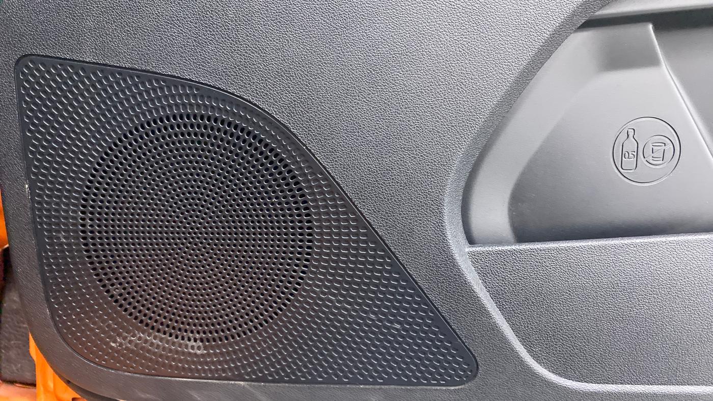2018 Tata TIAGO NRG PETROL, Petrol, Manual, 30,644 km, Speaker