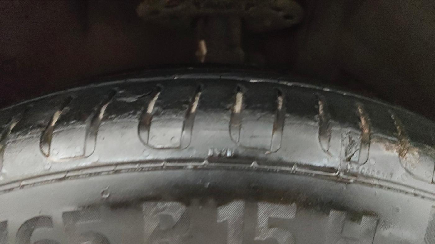 2019 Maruti XL6 ALPHA AT, Petrol, Automatic, 1,36,526 km, Right Front Tyre Tread