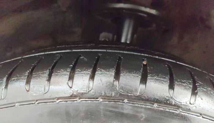 2019 Maruti XL6 ALPHA AT, Petrol, Automatic, 1,36,526 km, Left Front Tyre Tread