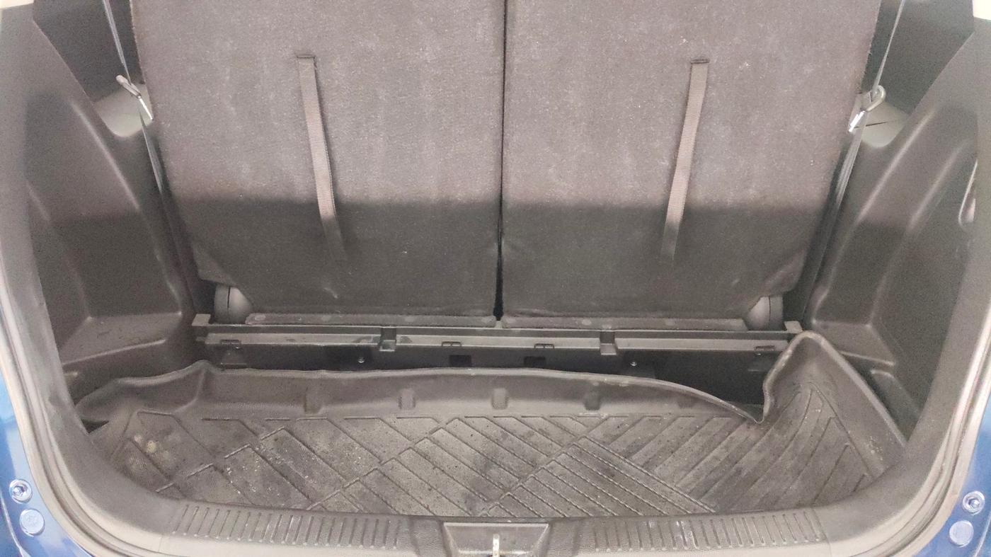 2019 Maruti XL6 ALPHA AT, Petrol, Automatic, 1,36,526 km, Boot Inside