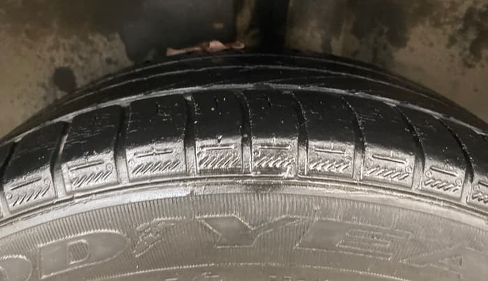 2015 Volkswagen Polo HIGHLINE1.2L, Petrol, Manual, 28,830 km, Left Rear Tyre Tread
