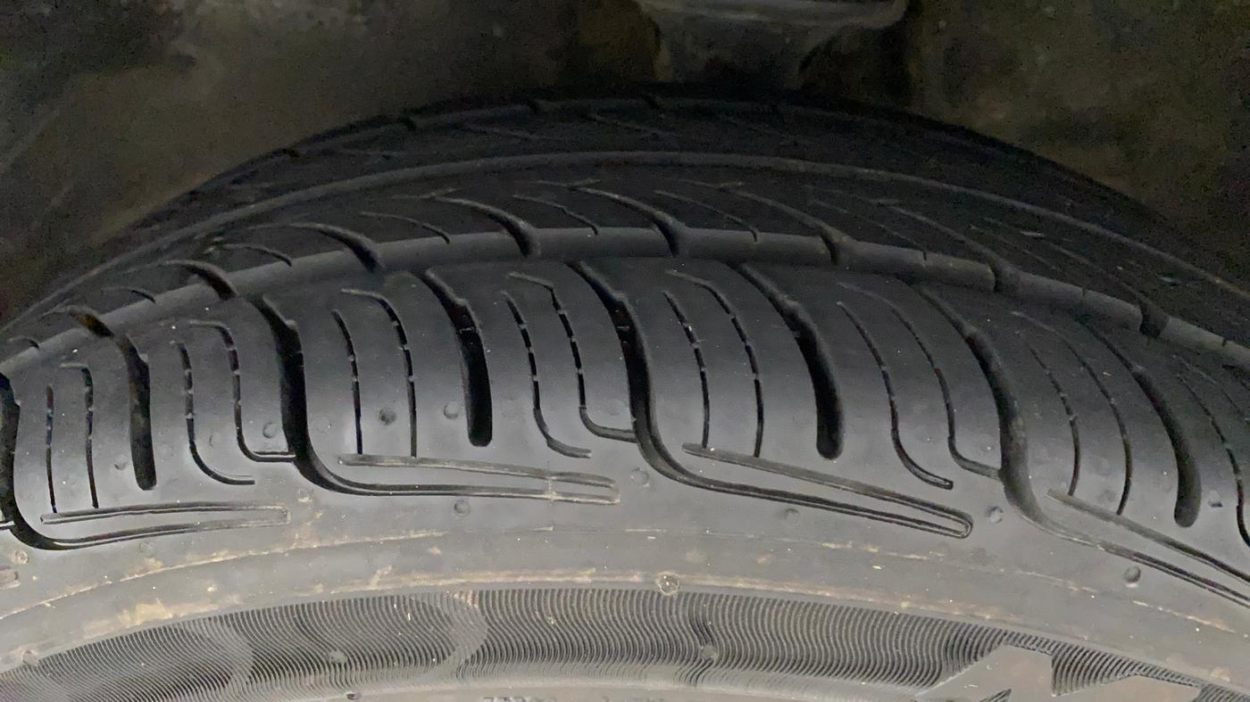 2017 Maruti Alto K10 VXI (O) AMT, Petrol, Automatic, 46,542 km, Left Front Tyre Tread