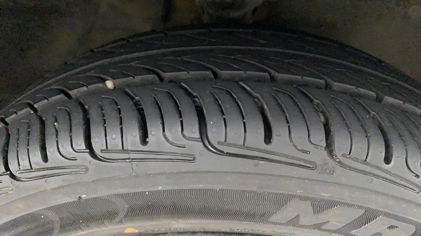 2017 Maruti Alto K10 VXI (O) AMT, Petrol, Automatic, 46,542 km, Right Front Tyre Tread