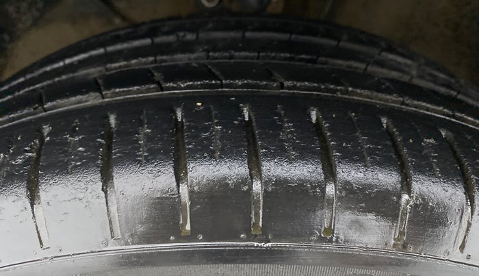 2018 Maruti Baleno ZETA PETROL 1.2, Petrol, Manual, 39,800 km, Left Front Tyre Tread