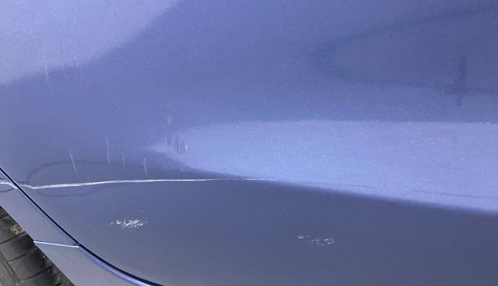 2018 Maruti Baleno ZETA PETROL 1.2, Petrol, Manual, 39,800 km, Right rear door - Minor scratches