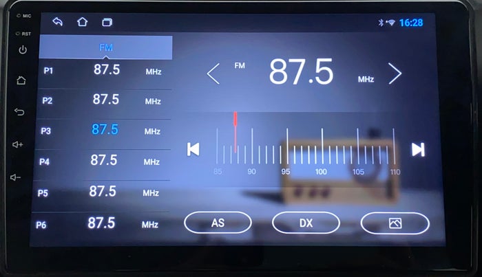 2014 Volkswagen Polo COMFORTLINE 1.5L, Diesel, Manual, 1,08,153 km, Infotainment System