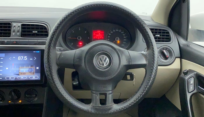 2014 Volkswagen Polo COMFORTLINE 1.5L, Diesel, Manual, 1,08,153 km, Steering Wheel Close Up