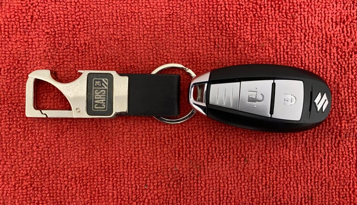 2015 Maruti Swift ZXI D, Petrol, Manual, 45,608 km, Key Close Up