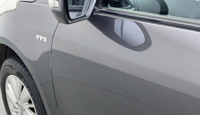 2015 Maruti Swift ZXI D, Petrol, Manual, 45,608 km, Front passenger door - Slightly dented
