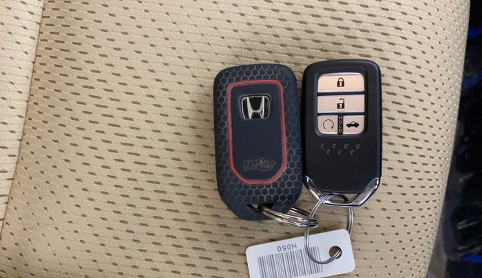 2024 Honda Amaze ZX 1.2 Petrol CVT, Petrol, Automatic, 3,378 km, Key Close Up