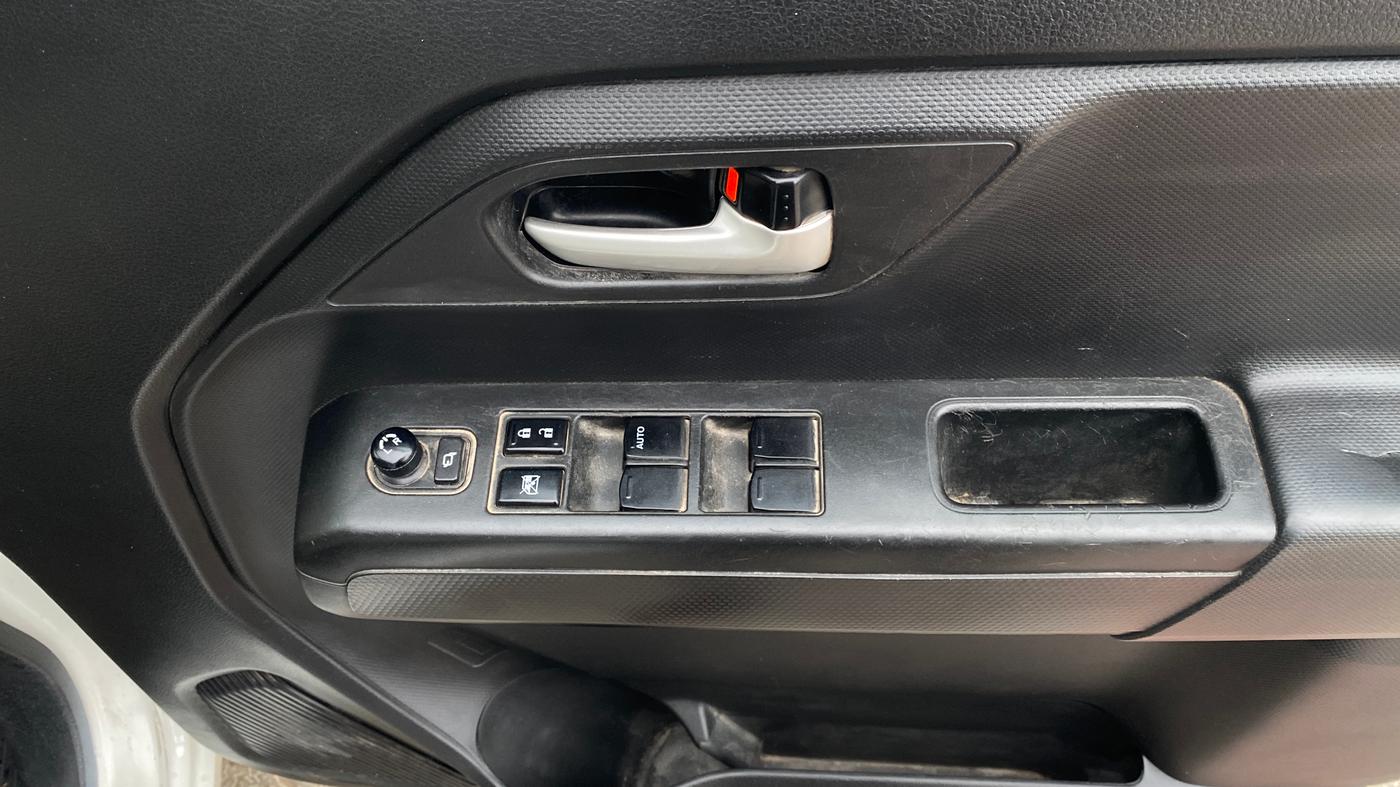 2020 Maruti New Wagon-R ZXI 1.2, Petrol, Manual, 47,790 km, Driver Side Door Panels Control