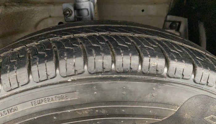 2013 Maruti Swift Dzire VXI, Petrol, Manual, 91,432 km, Right Front Tyre Tread