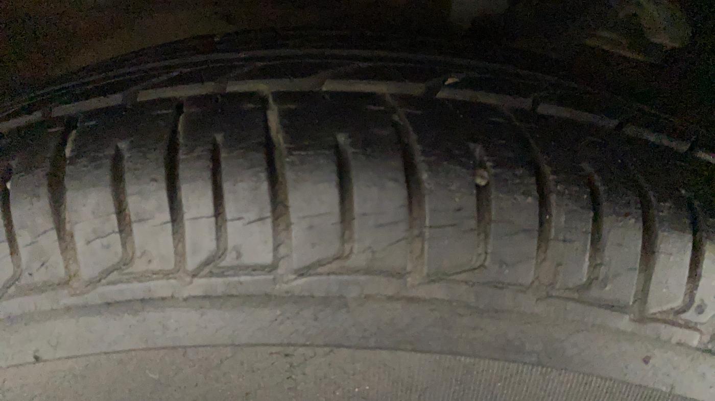 2013 Hyundai i10 MAGNA 1.1, Petrol, Manual, 32,941 km, Right Rear Tyre Tread