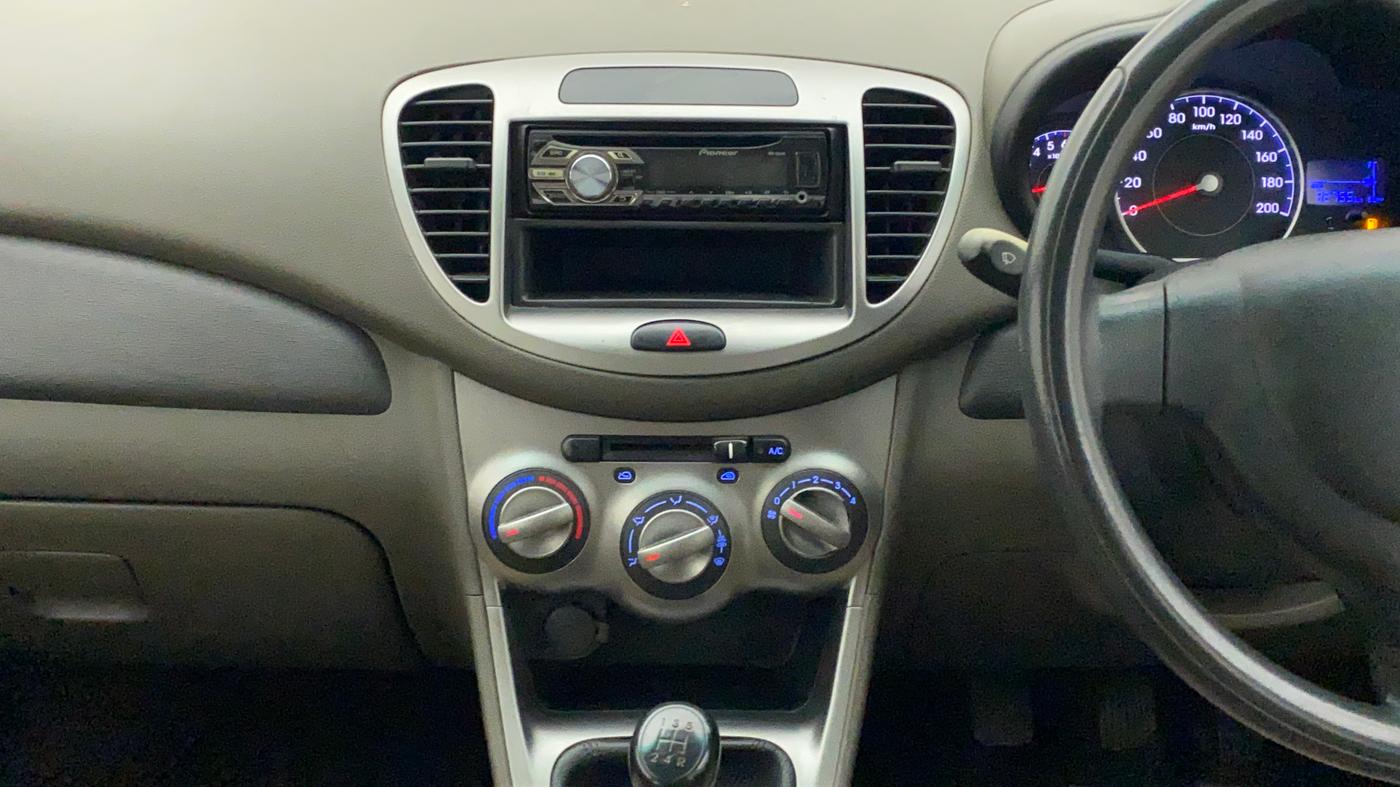 2013 Hyundai i10 MAGNA 1.1, Petrol, Manual, 32,941 km, Air Conditioner