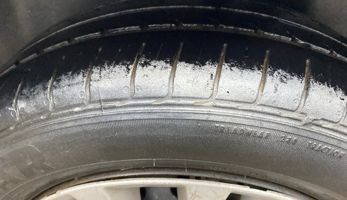 2017 Maruti Ciaz DELTA 1.4 MT PETROL, Petrol, Manual, 1,02,550 km, Left Rear Tyre Tread